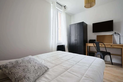Özel oda konumu 34 Rue Gaston Moutardier, 80000 Amiens, France, 2 23 görüntüsü
