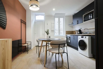 Özel oda konumu 34 Rue Gaston Moutardier, 80000 Amiens, France, 17 23 görüntüsü