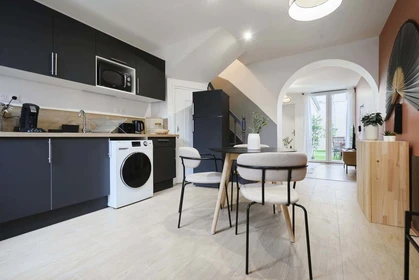 Özel oda konumu 34 Rue Gaston Moutardier, 80000 Amiens, France, 19 23 görüntüsü