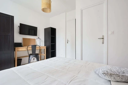 Özel oda konumu 34 Rue Gaston Moutardier, 80000 Amiens, France, 4 23 görüntüsü