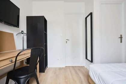 Özel oda konumu 34 Rue Gaston Moutardier, 80000 Amiens, France, 6 23 görüntüsü