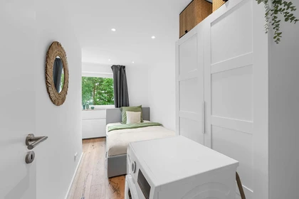 Habitación privada en Bruno-Walter-Ring 24, 81927 München, Germany, imagen 3 de 17