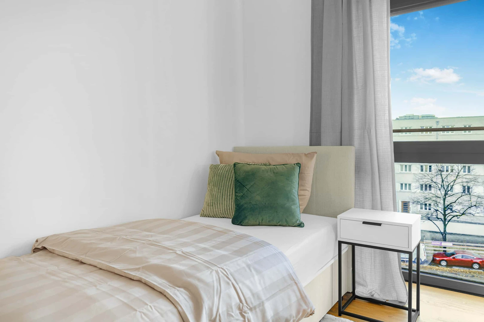 Budget-friendly student room close to campus in 