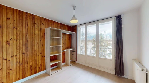 Apartamento inteiro em 4 Rue Honoré Daumier, 38400 Saint-Martin-d'Hères, France, imagem 16 de 29