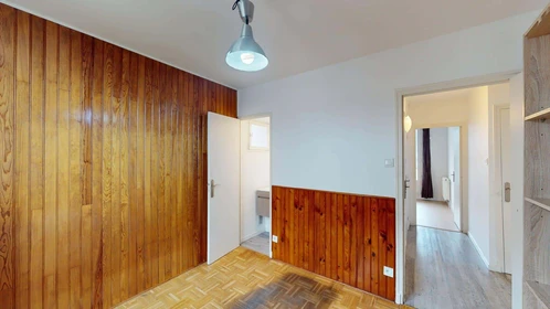Apartamento inteiro em 4 Rue Honoré Daumier, 38400 Saint-Martin-d'Hères, France, imagem 10 de 29