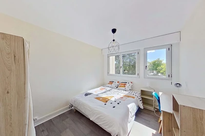 Habitación privada en 11 Rue de Provence, 86000 Poitiers, France, imagen 2 de 12