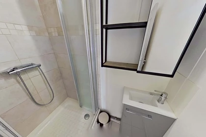 Habitación privada en 11 Rue de Provence, 86000 Poitiers, France, imagen 10 de 12