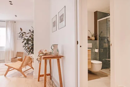 Dairenin tamamı konumu Carrer de Verdi, 225, Gràcia, 08024 Barcelona, Spain, 13 20 görüntüsü