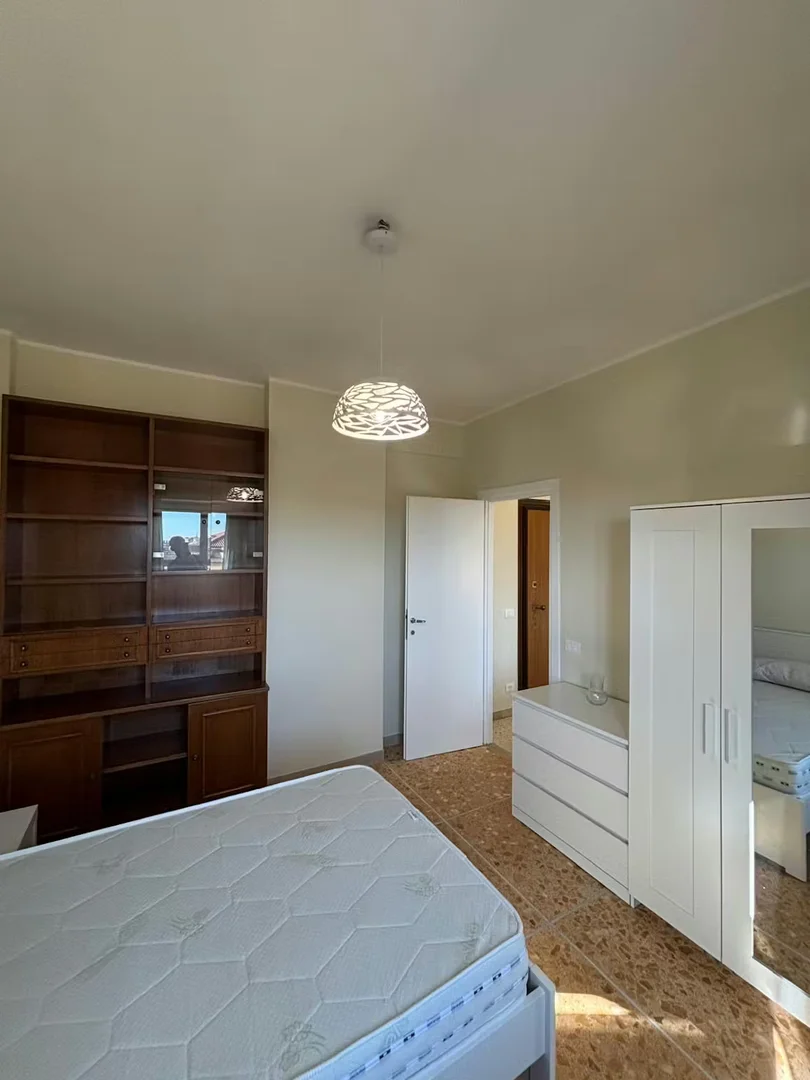 Habitación en apartamento estudiantil en alquiler en , completamente amueblado