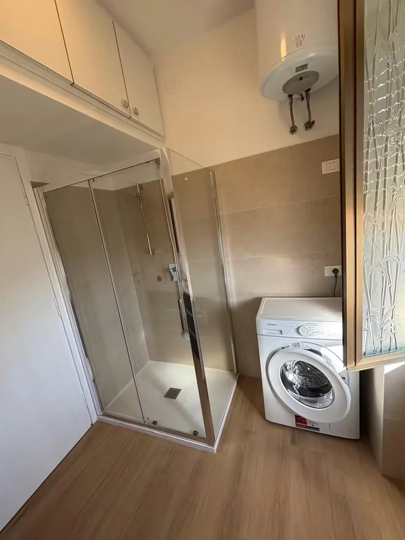 Habitación acogedora para estudiantes disponible en 