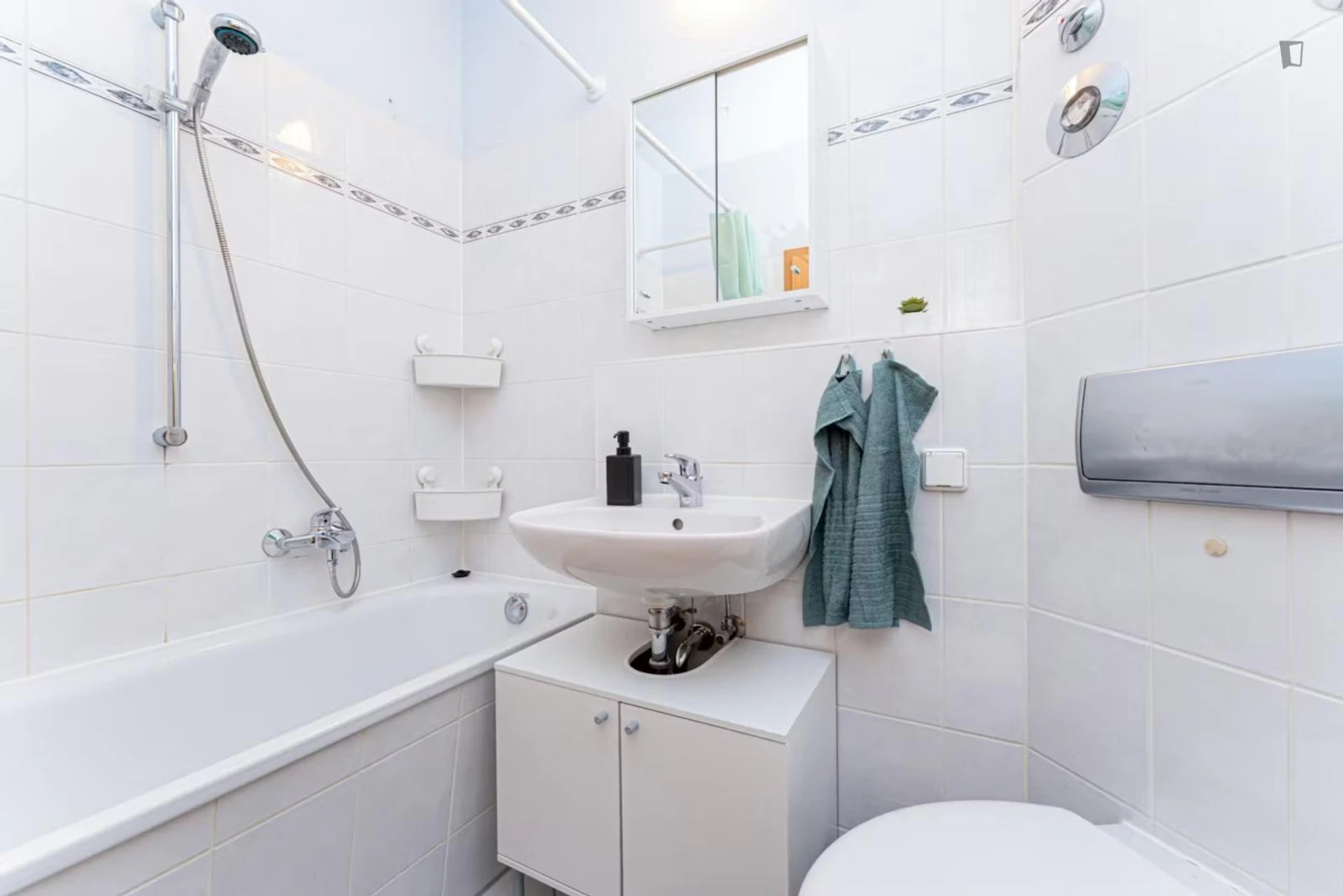 Habitación asequible para estudiantes con buena iluminación en 