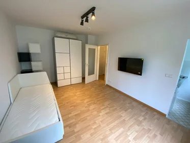 Gesamte Unterkunft in der Platanenweg, Bezirk Treptow-Köpenick, bild 1 von 6