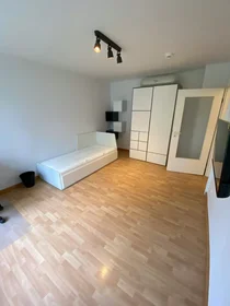 Gesamte Unterkunft in der Platanenweg, Bezirk Treptow-Köpenick, bild 2 von 6