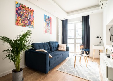 Apartamento totalmente mobilado em Varsóvia