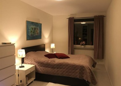 Logement entier à Skogstorpsvägen 6, image 1 de 10