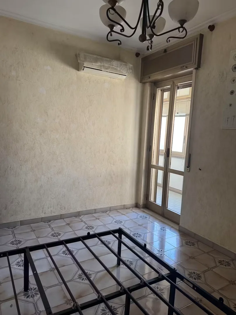 'de modern olanaklara sahip öğrenci dostu oda