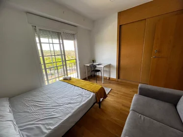 Chambre partagée à Calle Arousa, , image 2 de 7