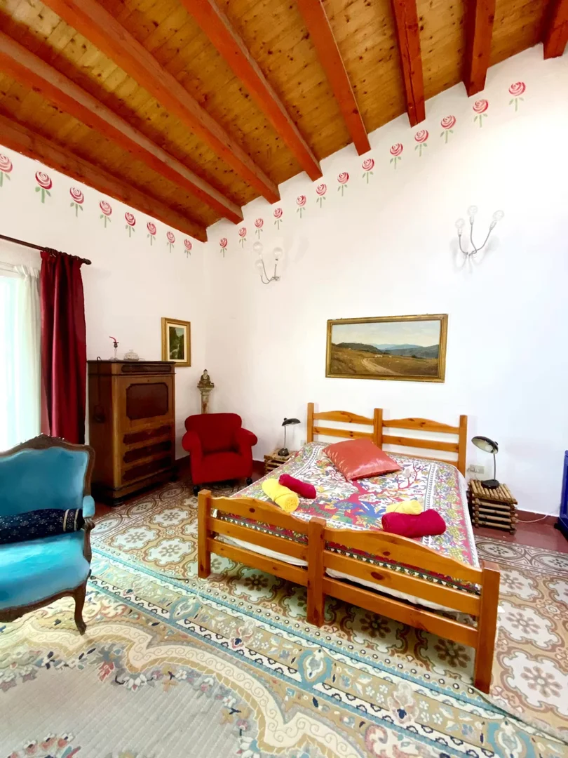 Habitación para estudiantes en  con área de estudio y facilidades compartidas