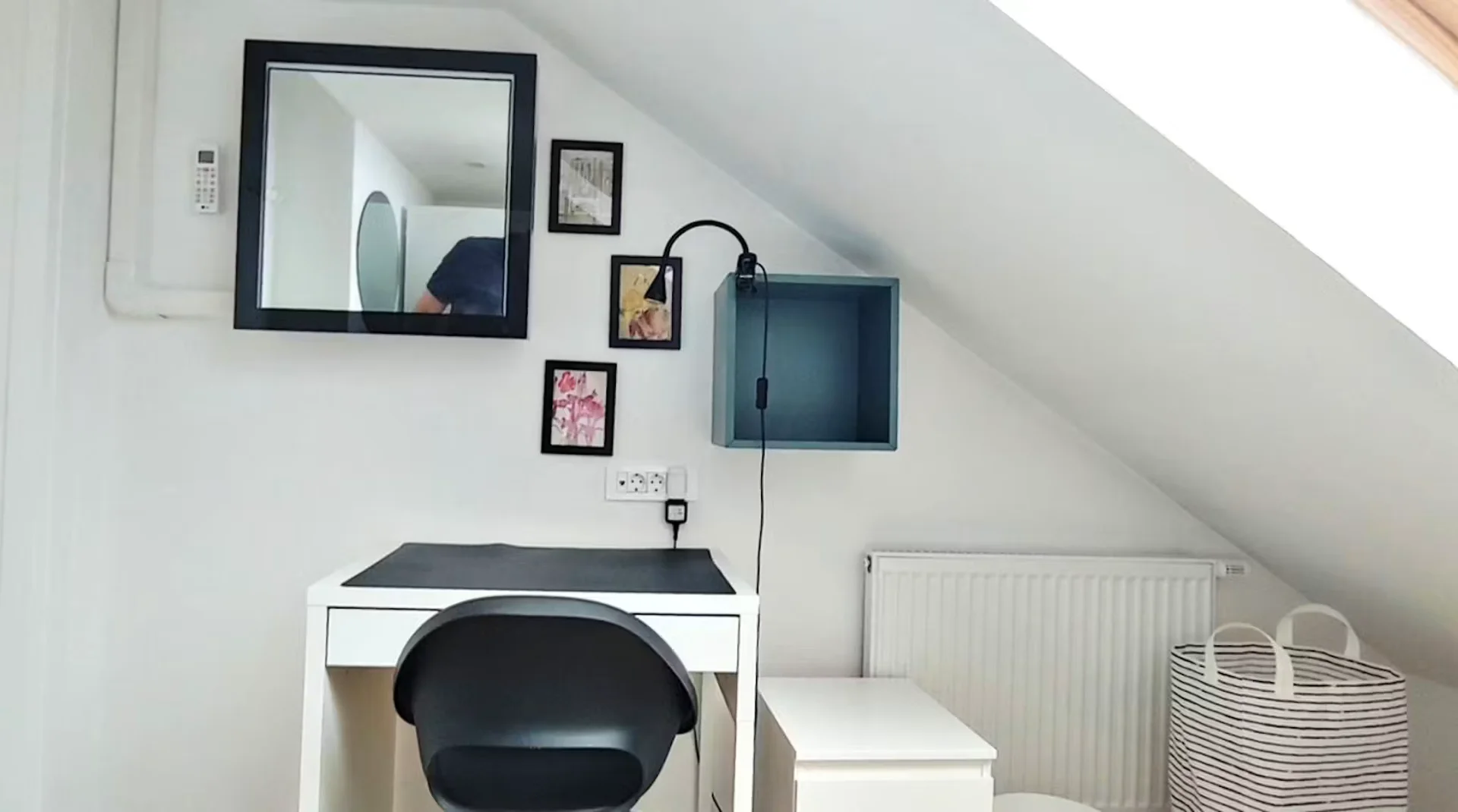 Habitación estudiantil amplia y cómoda en