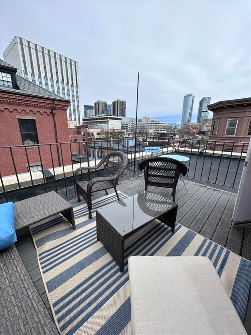 27, Anderson St., Unit 1, Beacon Hill, Boston, MA, 02114