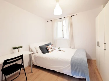 Cheap private room in Madrid