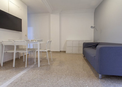 Quarto para alugar num apartamento partilhado em Valência