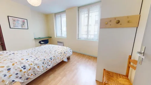Logement entier à Rue des Frères Chappe, Crêt de Roc, image 5 de 10