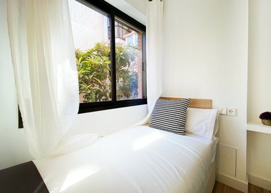 Quarto para alugar com cama de casal em Madrid