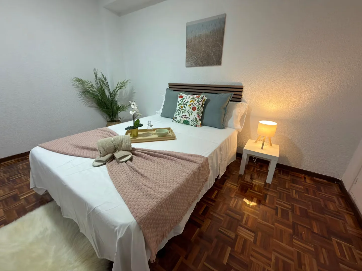 Room for rent in student apartment in , fully furnished