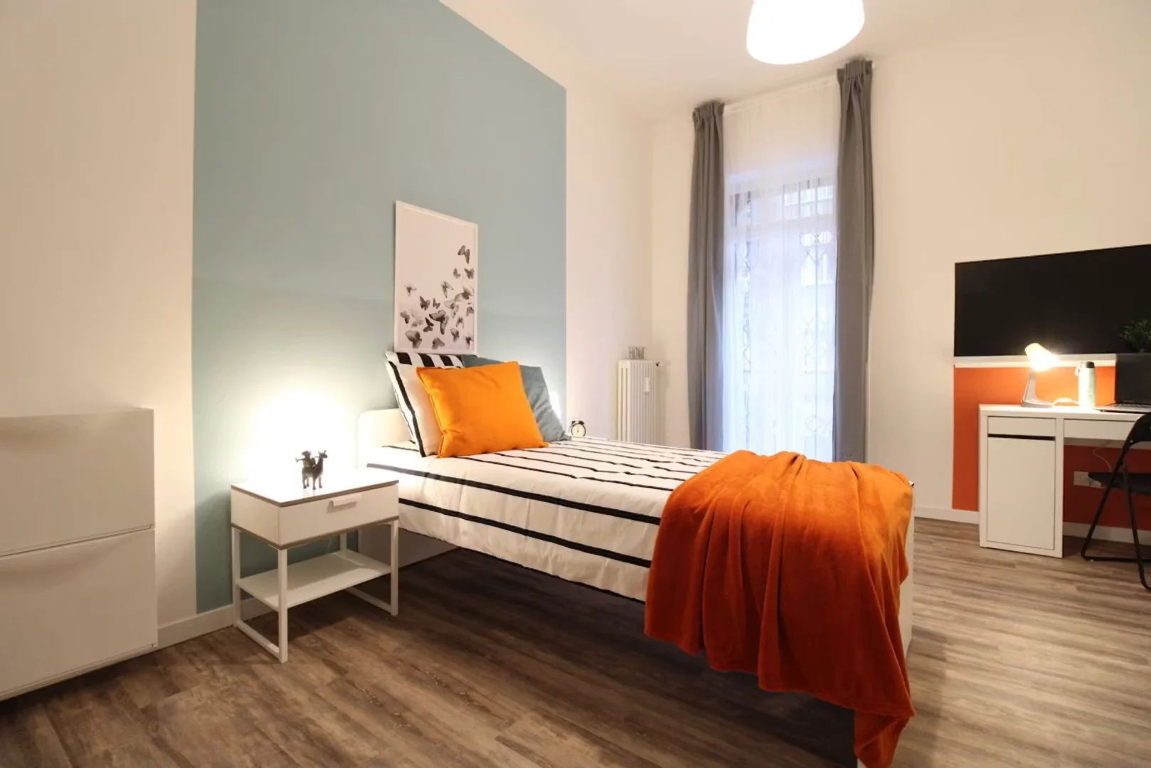 Comfortable and spacious student room in