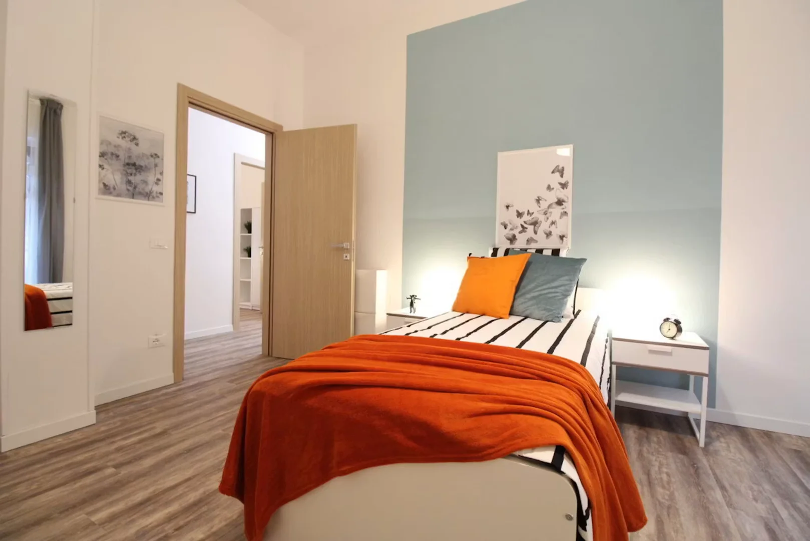 Economical student room with convenient location in