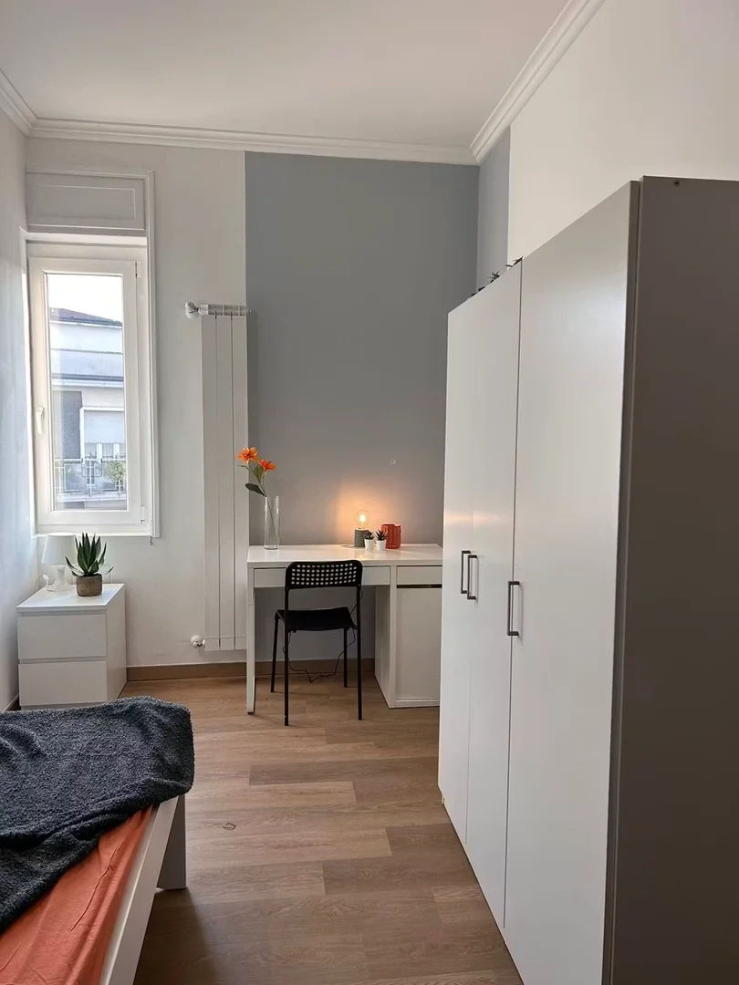 Student-friendly room in with modern amenities