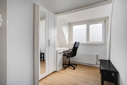 Shared room at Beetsstraat, Laak, image 10 of 10