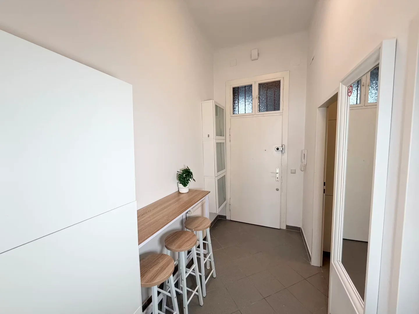 Student-friendly room in  with modern amenities