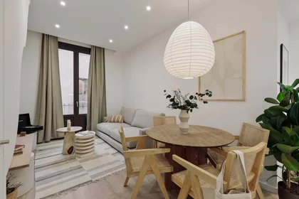 Dairenin tamamı konumu Carrer de les Jonqueres, 9, Ciutat Vella, 08003 Barcelona, Spain, 2 29 görüntüsü