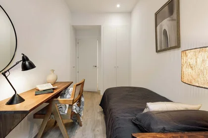 Dairenin tamamı konumu Carrer de les Jonqueres, 9, Ciutat Vella, 08003 Barcelona, Spain, 16 29 görüntüsü