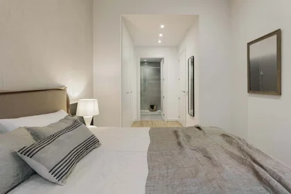 Dairenin tamamı konumu Carrer de les Jonqueres, 9, Ciutat Vella, 08003 Barcelona, Spain, 17 29 görüntüsü