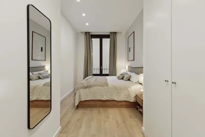 Dairenin tamamı konumu Carrer de les Jonqueres, 9, Ciutat Vella, 08003 Barcelona, Spain, 22 29 görüntüsü