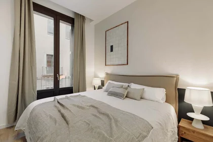 Dairenin tamamı konumu Carrer de les Jonqueres, 9, Ciutat Vella, 08003 Barcelona, Spain, 5 29 görüntüsü
