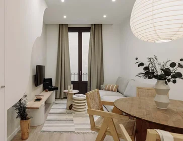 Dairenin tamamı konumu Carrer de les Jonqueres, 9, Ciutat Vella, 08003 Barcelona, Spain, 7 29 görüntüsü