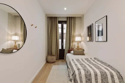 Dairenin tamamı konumu Carrer de les Jonqueres, 9, Ciutat Vella, 08003 Barcelona, Spain, 11 29 görüntüsü