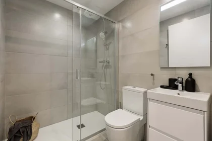 Dairenin tamamı konumu Carrer de les Jonqueres, 9, Ciutat Vella, 08003 Barcelona, Spain, 12 29 görüntüsü