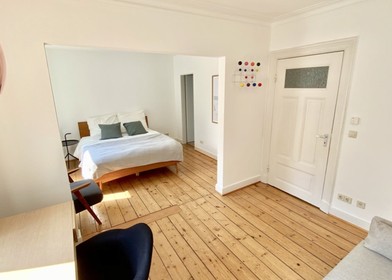 Renting rooms by the month in Hamburg