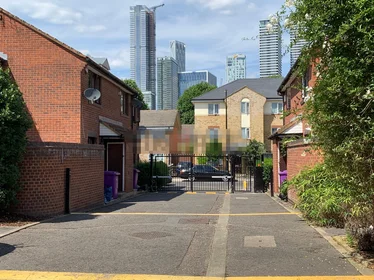 Stanza privata in Claire Place, immagine 1 di 10