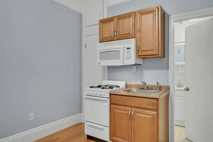 Studio in residence at 290, Commonwealth Ave., Unit 24, Back Bay, Boston, MA, 02115, image 17 of 32