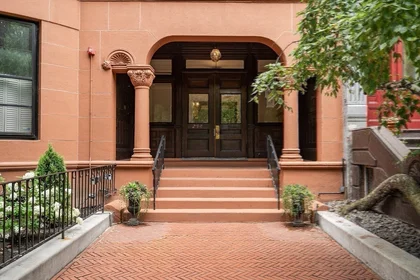 Studio in residence at 290, Commonwealth Ave., Unit 24, Back Bay, Boston, MA, 02115, image 2 of 32