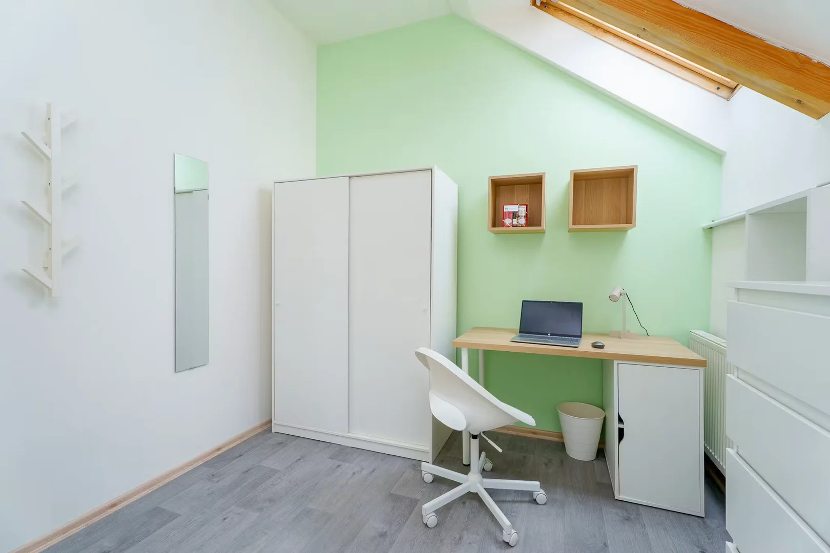 Comfortable and spacious student room in