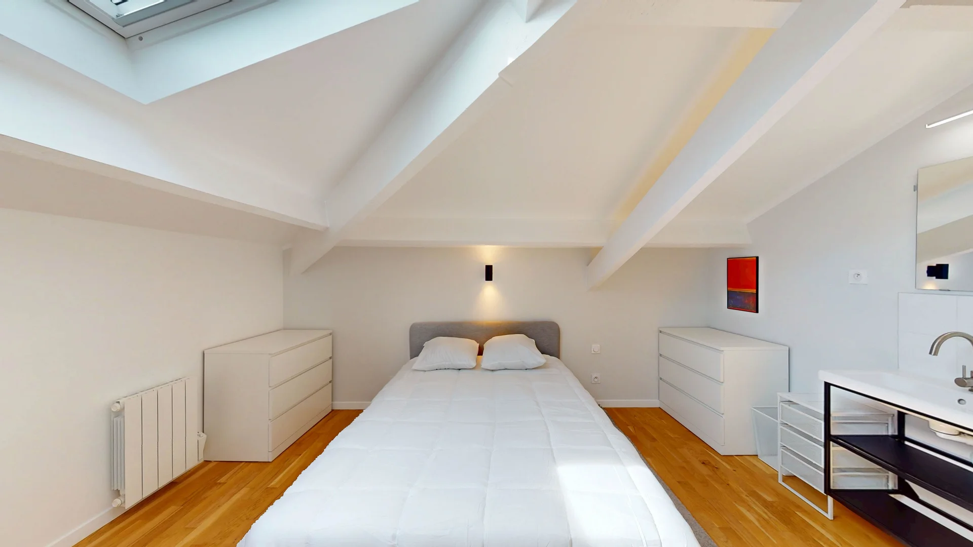 Economical student room with convenient location in 