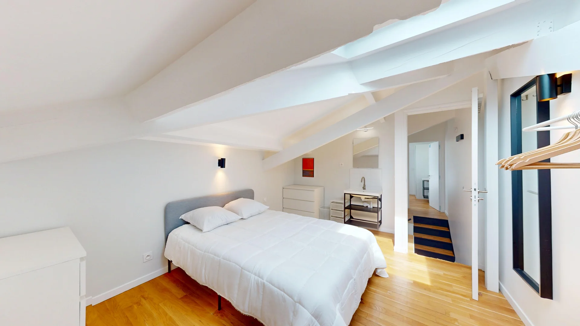 Comfortable and spacious student room in 