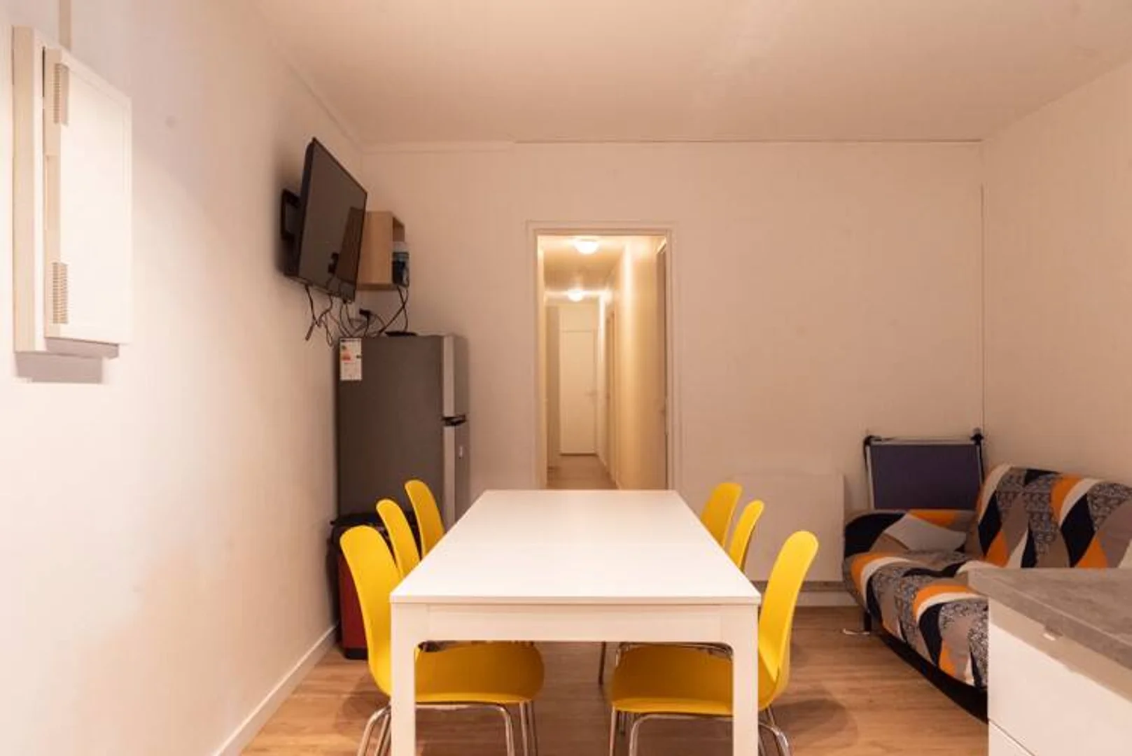Habitación estudiantil económica cerca del campus en 